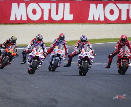 Martin’s strategy was clear: the number 89, an incredible four tenths clear on pole, had gambled on the soft rear hanging on as he escaped at the front and nursed it home.