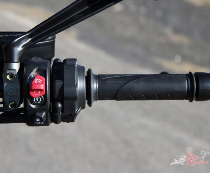 Right switchblock, RbW throttle.