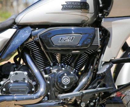 121ci VVT Milwaukee-Eight.