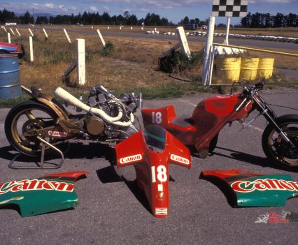 The chassis consisted of a Kevlar and carbon-fibre composite monocoque, with the fuel contained therein via a Formula 1 car-type rubber cell.