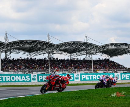 Pecco held on to third against Marco Bezzecchi (Mooney VR46 Racing Team) but Martin wasn’t so lucky, getting shuffled back behind the Italian and left with a little more work to do from fifth.