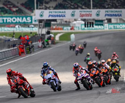 The rider who got the best start on the front row was actually Enea Bastianini (Ducati Lenovo Team).