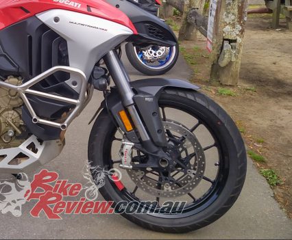 50mm fully adjustable USD fork, electronic compression and rebound damping with Skyhook suspension.