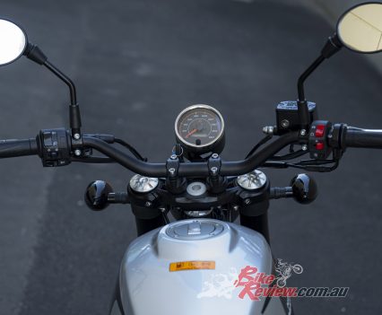 Wide alloy 'bars, neat dash.