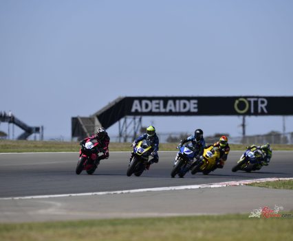 The final race of the year was almost a mirror image of the opener as Simpson and Voight diced with each other and Dunker eventually settled into fourth behind Jonathan Nahlous (Complete AV YZF-R6) to wrap up the championship.