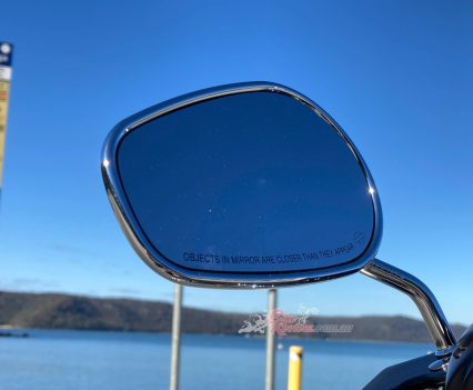 Mirrors are clear and vibe free mostly, only a little blur on the highway at around 120km/h.