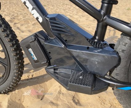 36V brushless motor, plastic cover over alloy footplates.