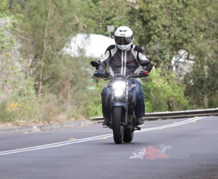 Bikereview_2024_Suzuki_GIXXER_250_009