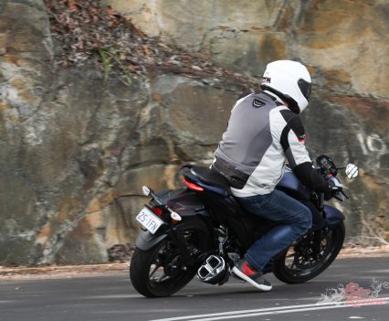 Bikereview_2024_Suzuki_GIXXER_250_021